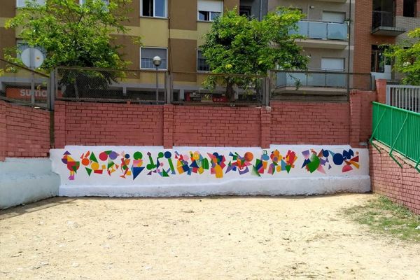 PINTAMOS UN MURAL EN EL INSTITUTO JOAQUIM RUBIÓ I ORS