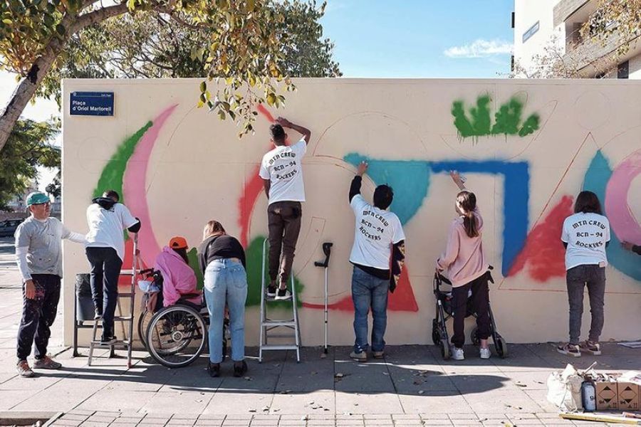 UN GRAFFITI CON PACIENTES ONCOLÓGICOS DE LA FUNDACIÓN ENRIQUETA VILLAVECCHIA